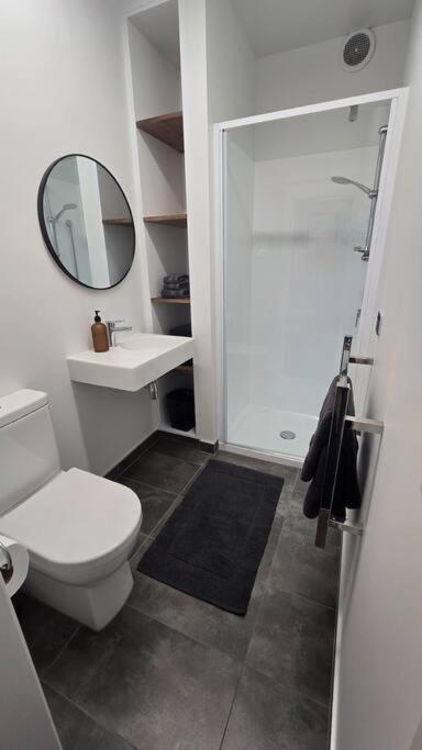 Apartment 1 - Haddin Court - Executive One Bedroom 布伦海姆 外观 照片