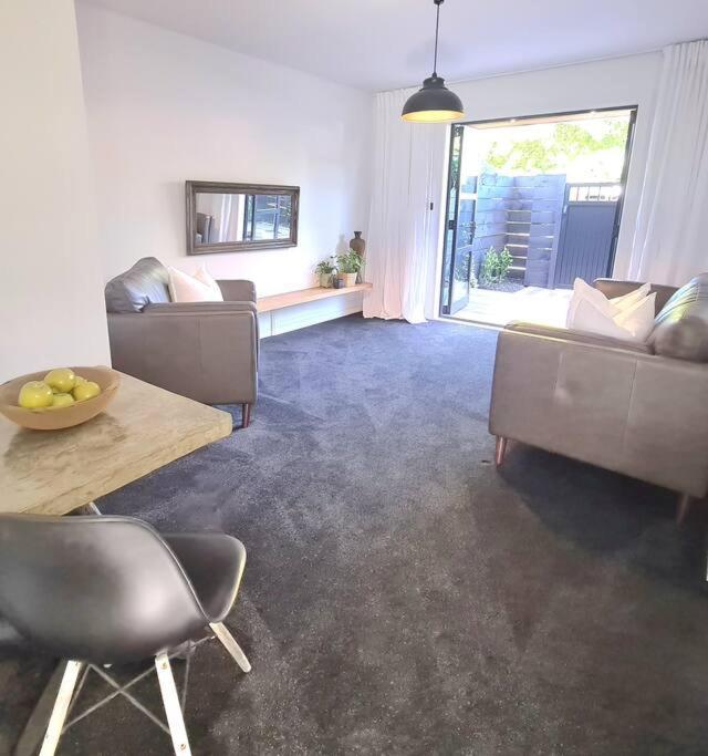 Apartment 1 - Haddin Court - Executive One Bedroom 布伦海姆 外观 照片