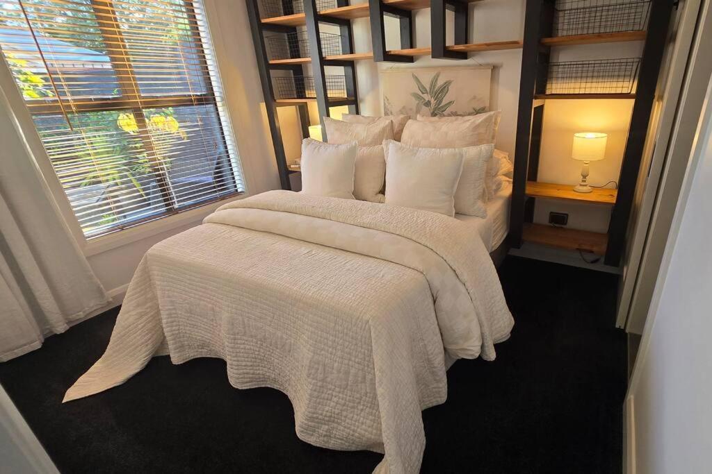 Apartment 1 - Haddin Court - Executive One Bedroom 布伦海姆 外观 照片
